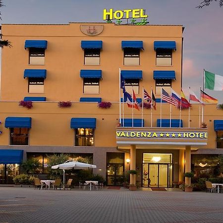 Campegine Valdenza Hotel מראה חיצוני תמונה