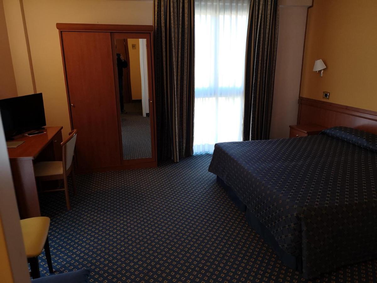 Campegine Valdenza Hotel מראה חיצוני תמונה